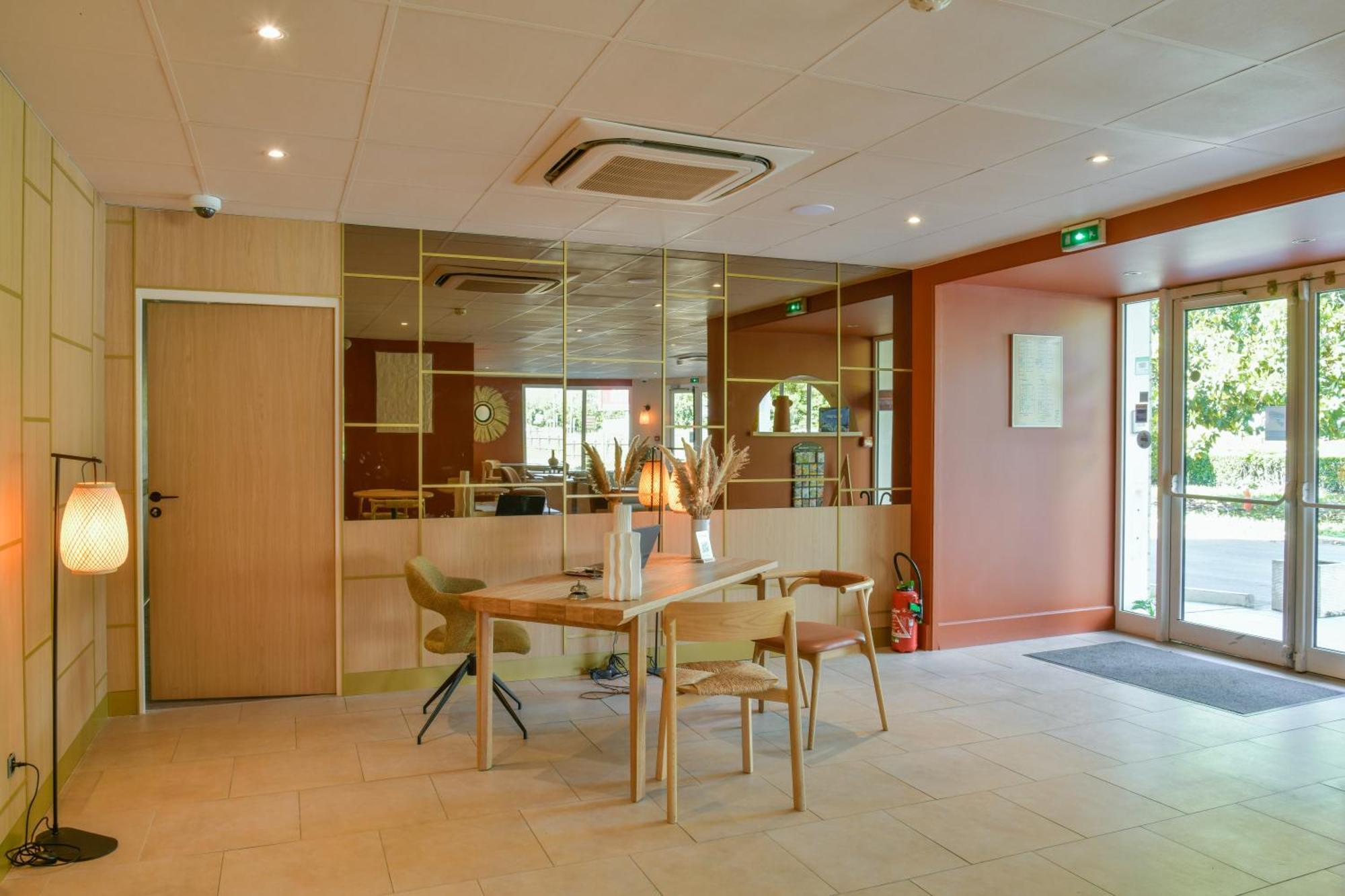 Bhoma Bourges - Hotel & Restaurant Екстер'єр фото