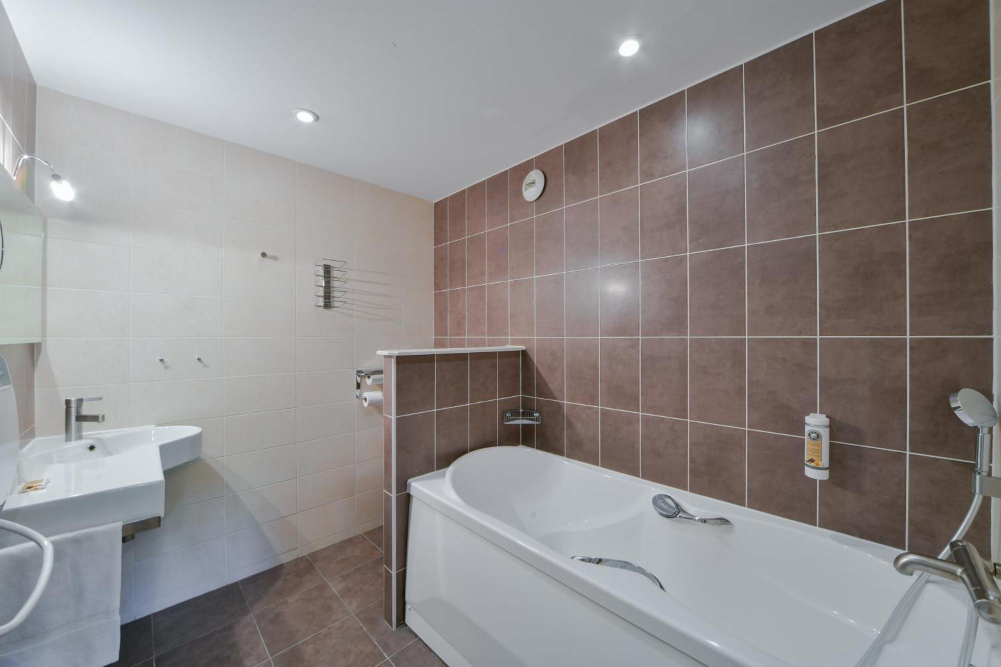 Bhoma Bourges - Hotel & Restaurant Екстер'єр фото