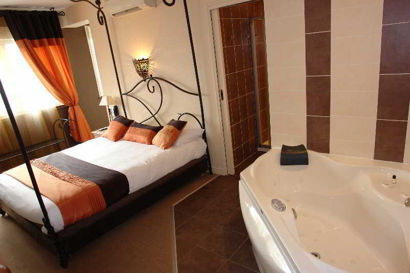 Bhoma Bourges - Hotel & Restaurant Екстер'єр фото