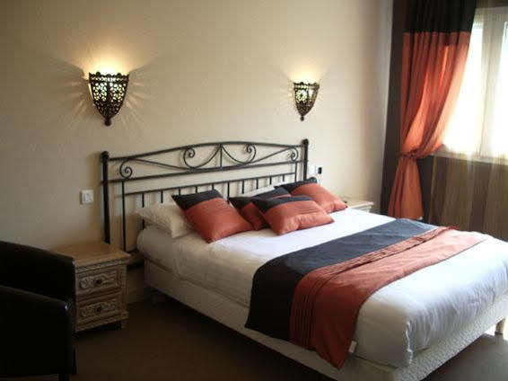 Bhoma Bourges - Hotel & Restaurant Номер фото