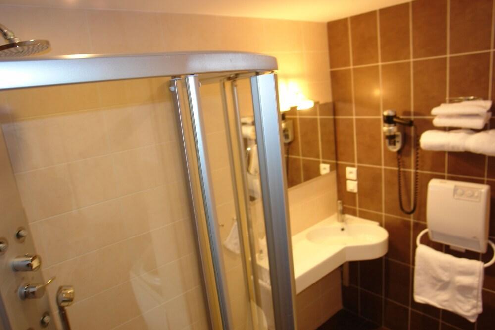 Bhoma Bourges - Hotel & Restaurant Екстер'єр фото