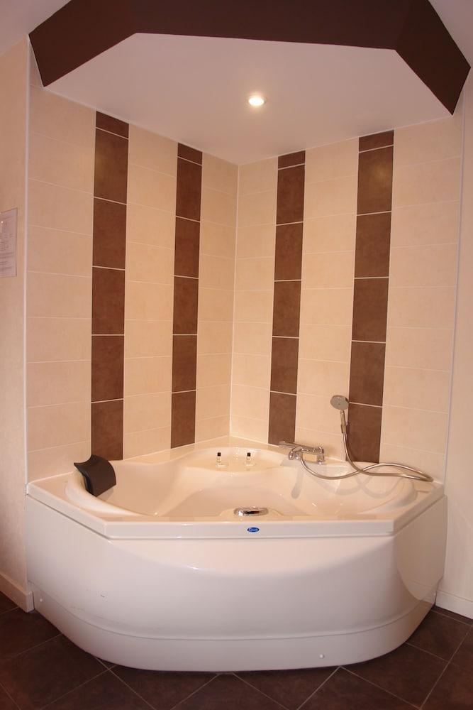 Bhoma Bourges - Hotel & Restaurant Екстер'єр фото